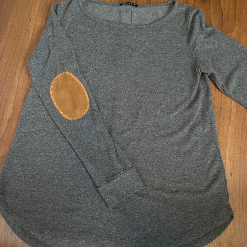 Charcoal gray tunic top